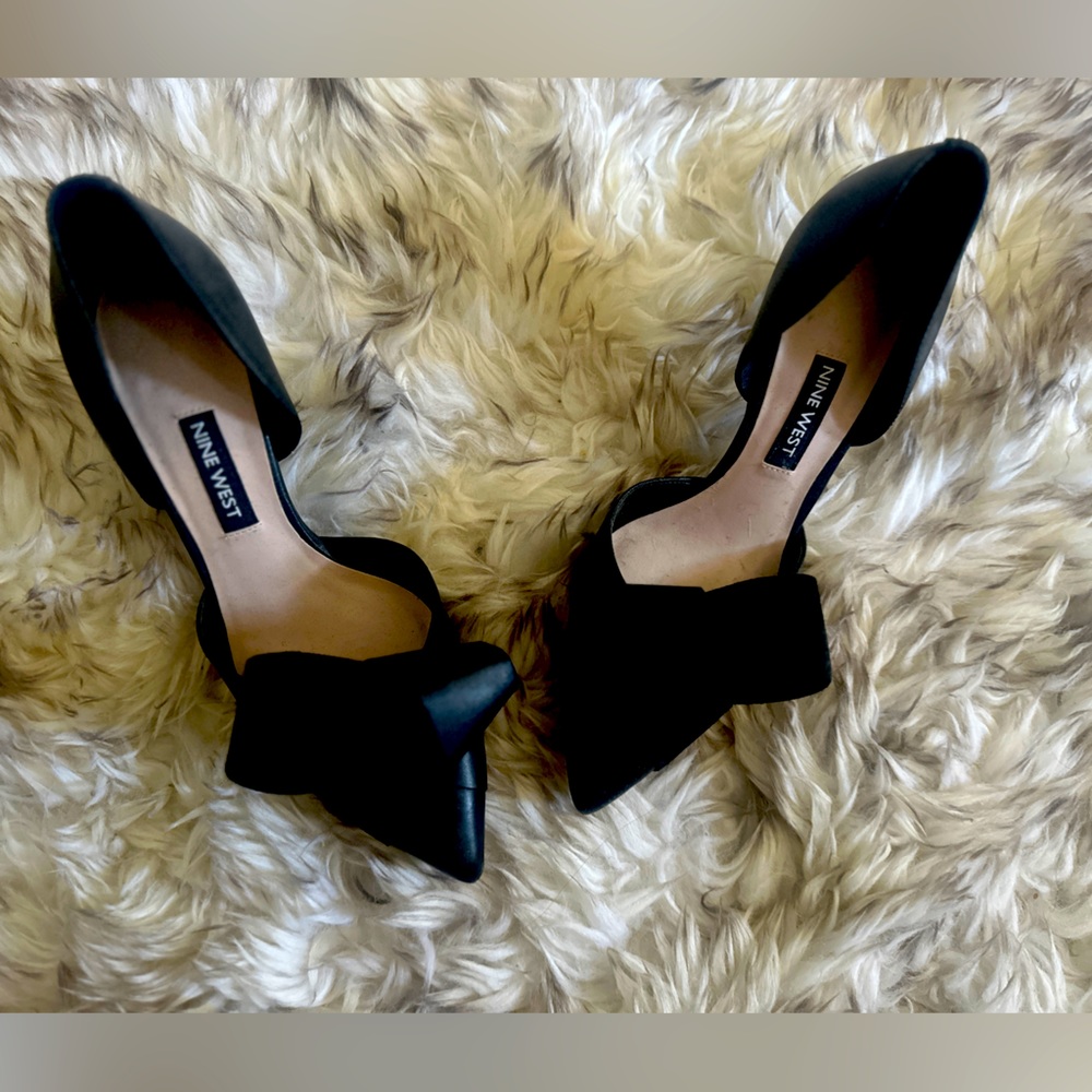 Nine West bow heel